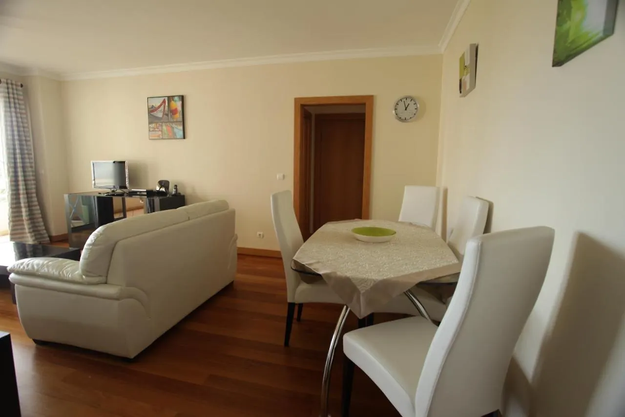 One Bedroom Holiday Apartment With Balcony And Pool Funchal