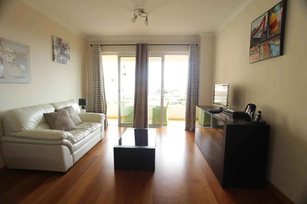 One Bedroom Holiday Apartment With Balcony And Pool Funchal